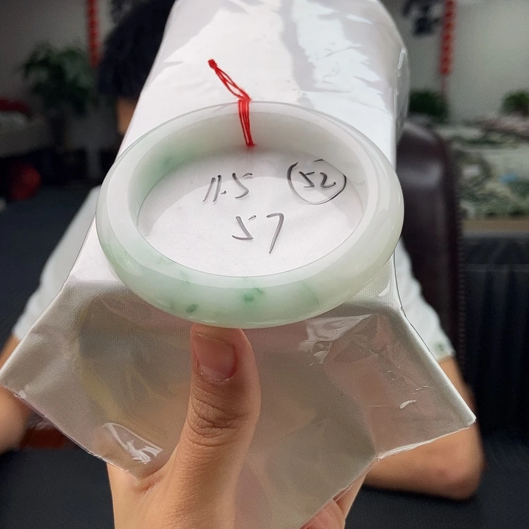 翡翠手镯未镶嵌颜色多样性发拍一发一