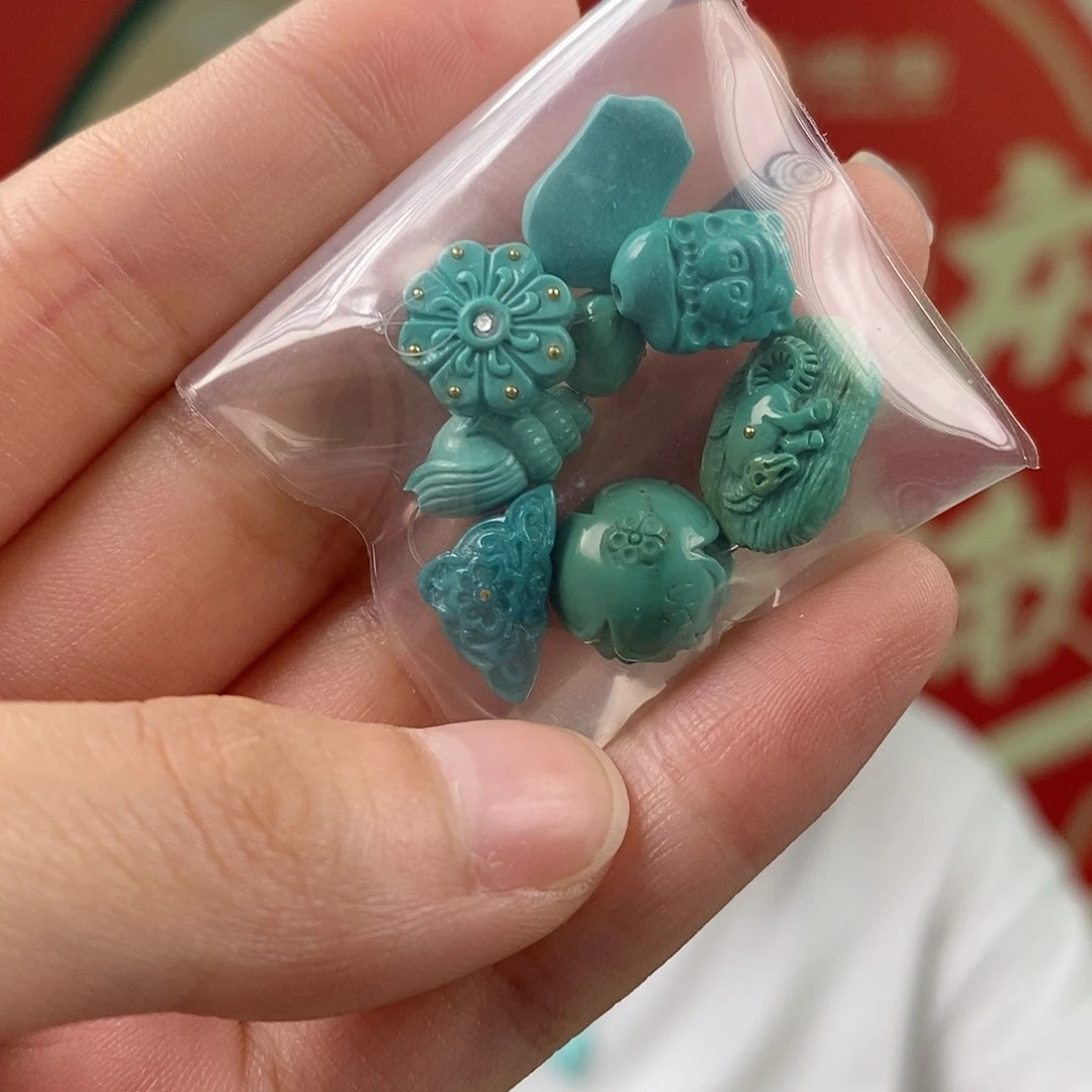 绿松石未镶嵌珠宝奇石