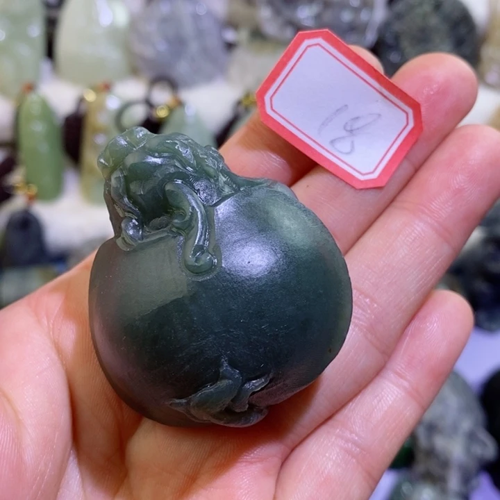 和田玉边角料未镶嵌