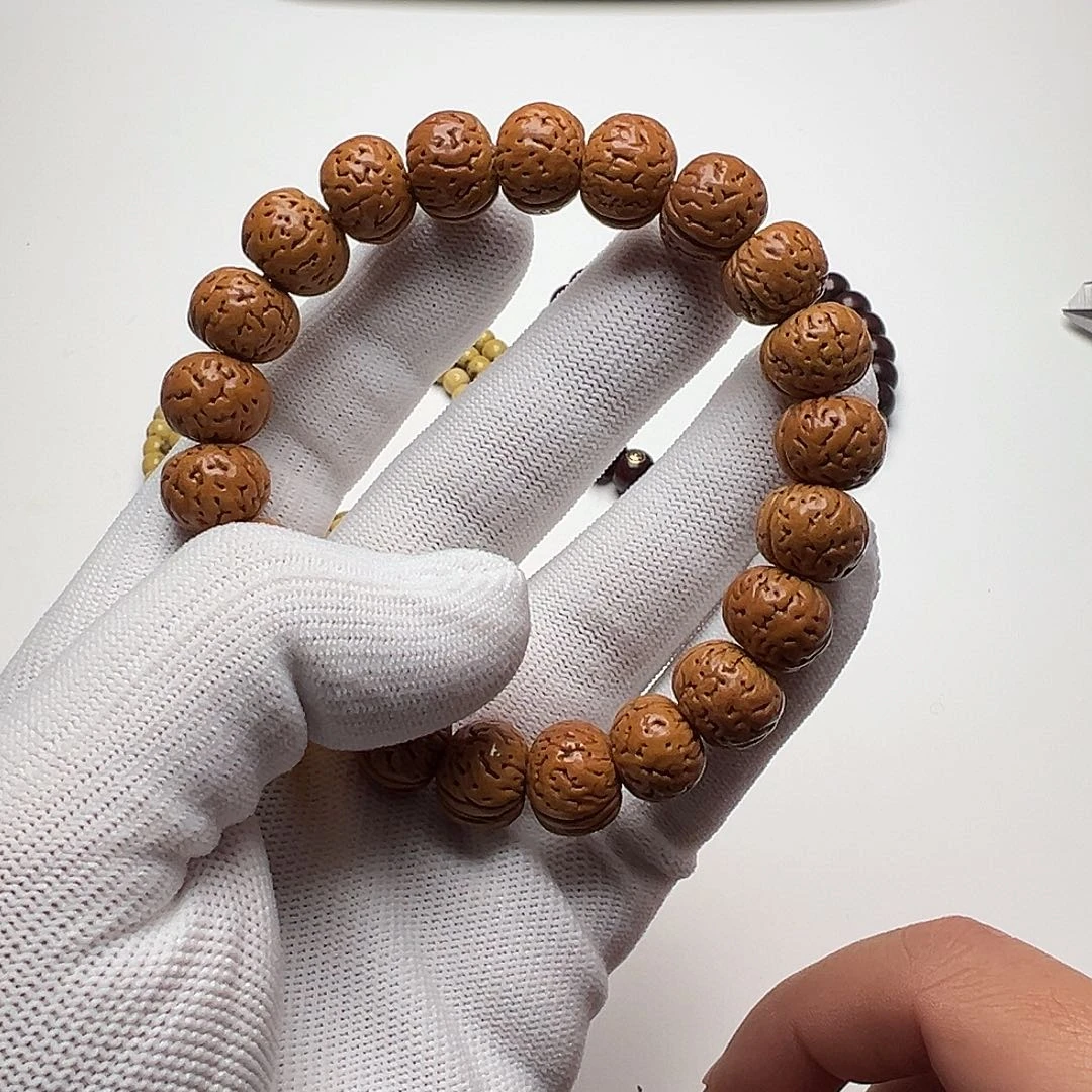 15小尺寸树王纽扣