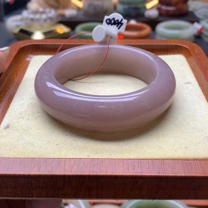 未镶嵌手镯石英岩玉