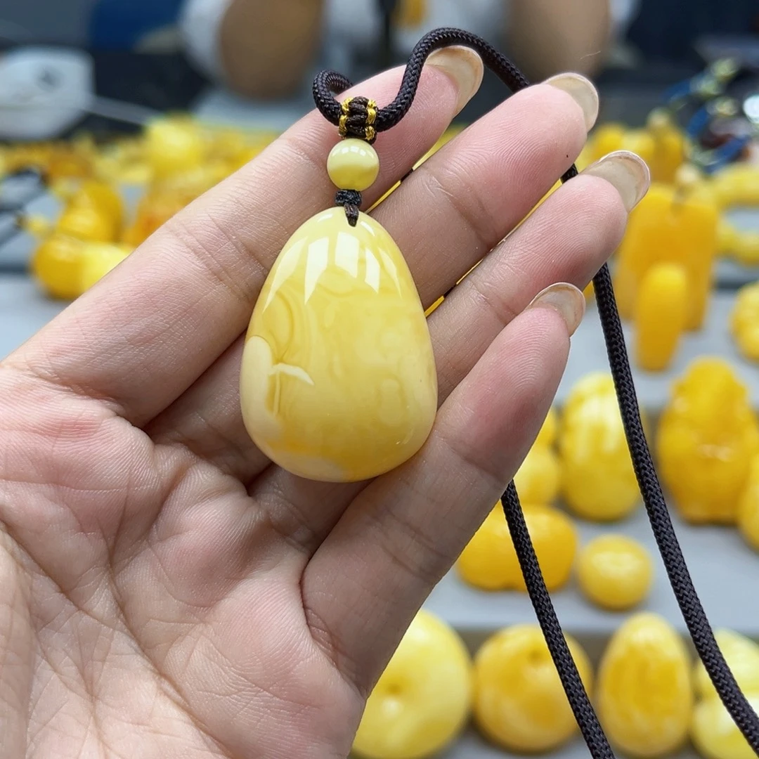 蜜蜡未镶嵌珠宝奇石