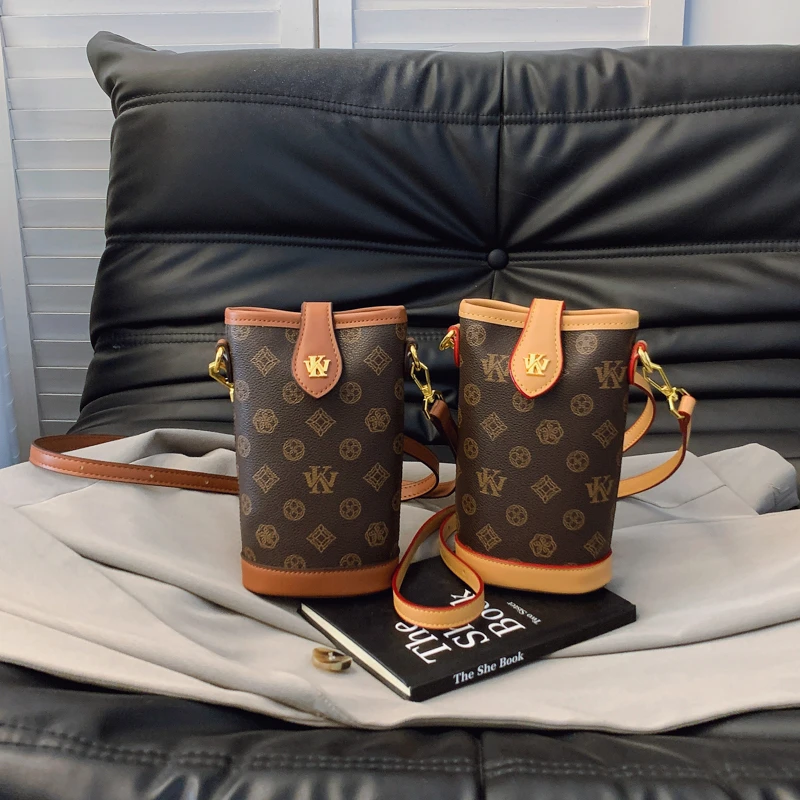 潮流时尚单肩包手机包斜挎包百搭轻奢小众简约