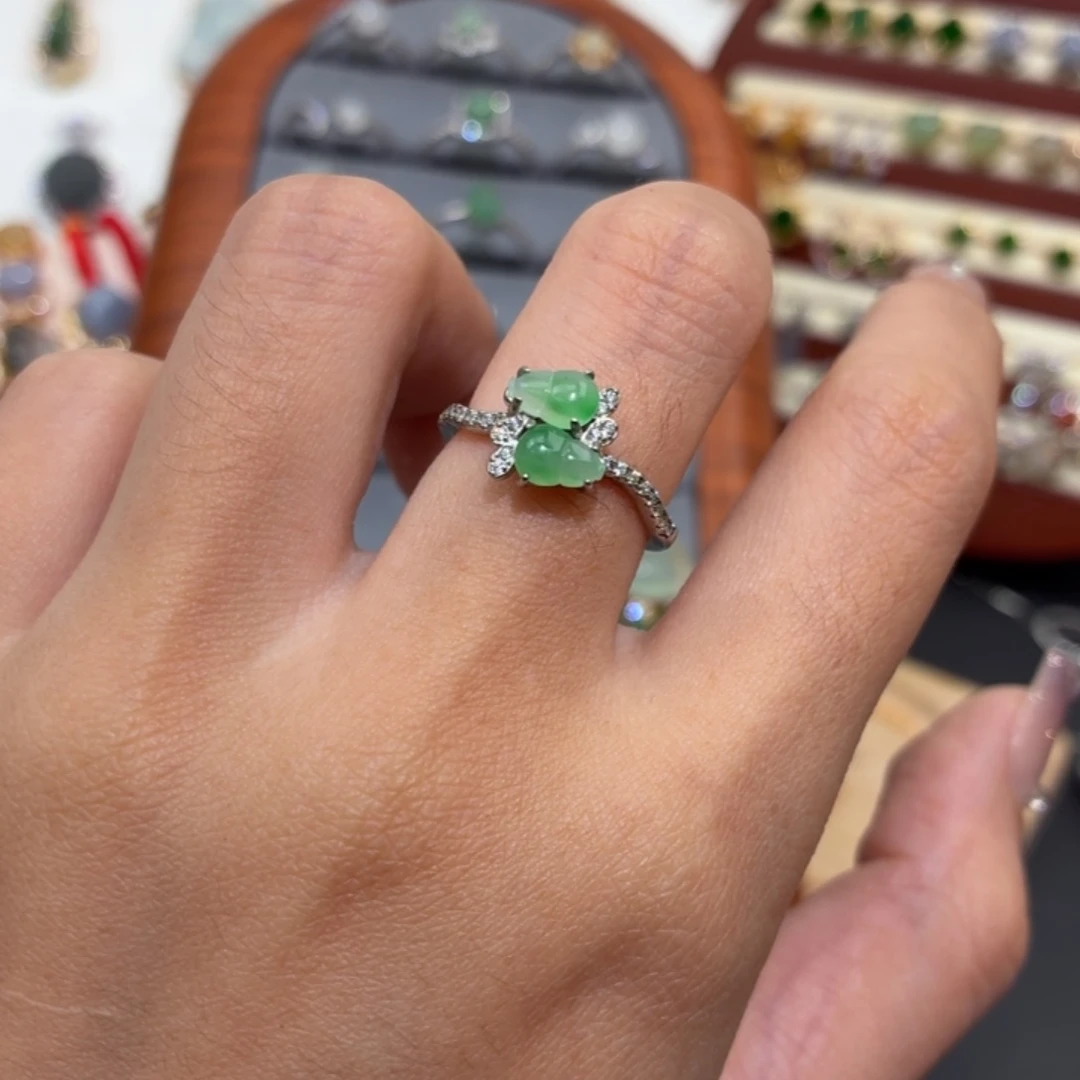 翡翠银S925镶嵌颈饰戒指