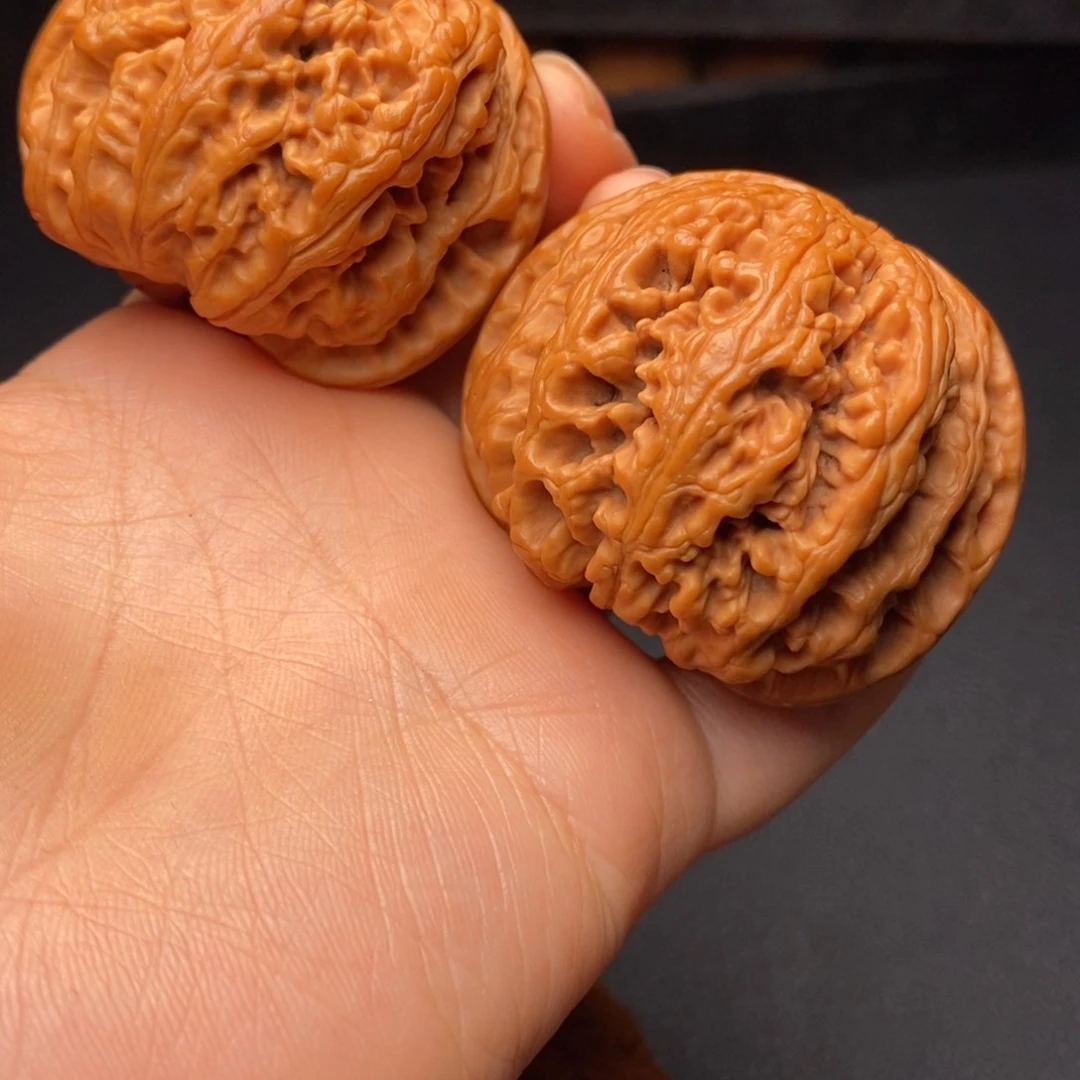 秦岭野生文玩核桃