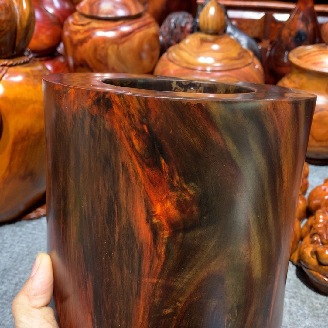 蔚***木大红酸枝七彩笔筒