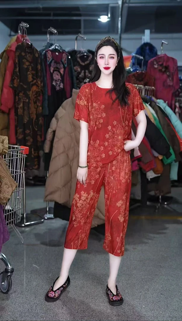 1夏季冰丝短袖薄宽松大码休闲气质碎花洋气百搭套装