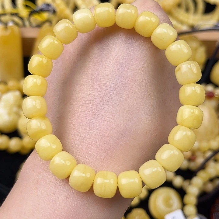 琥珀未镶嵌颈饰琥珀