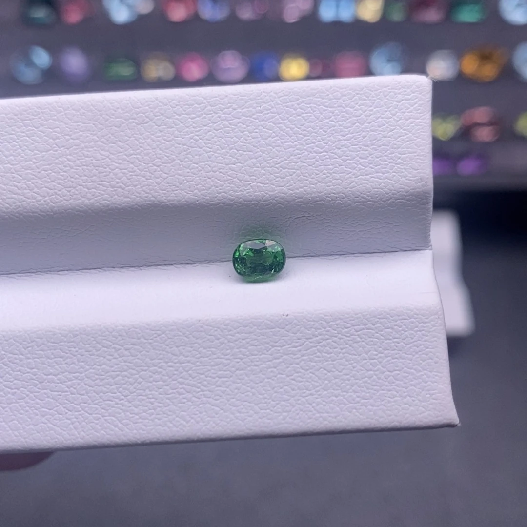 石榴石（沙弗莱）裸石未镶嵌53分