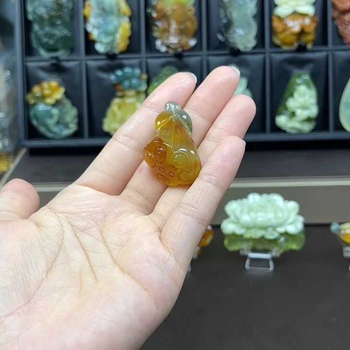 安****未镶嵌蛇纹石玉吊坠(不含链)