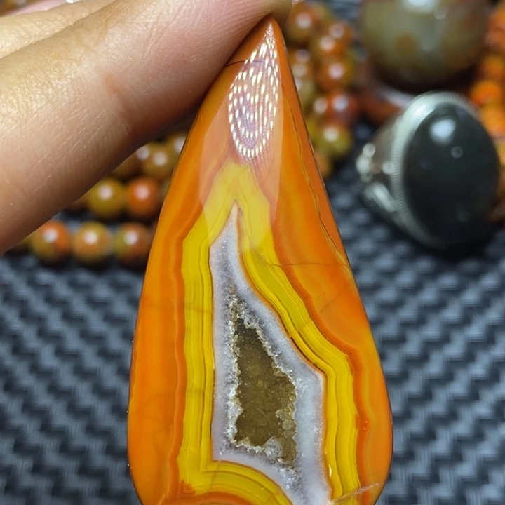 玛瑙/玉髓颈饰未镶嵌江*