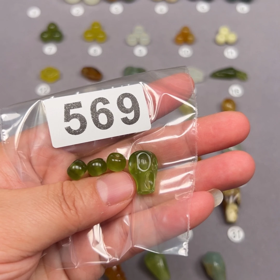 未镶嵌蛇纹石玉颈饰?****✨