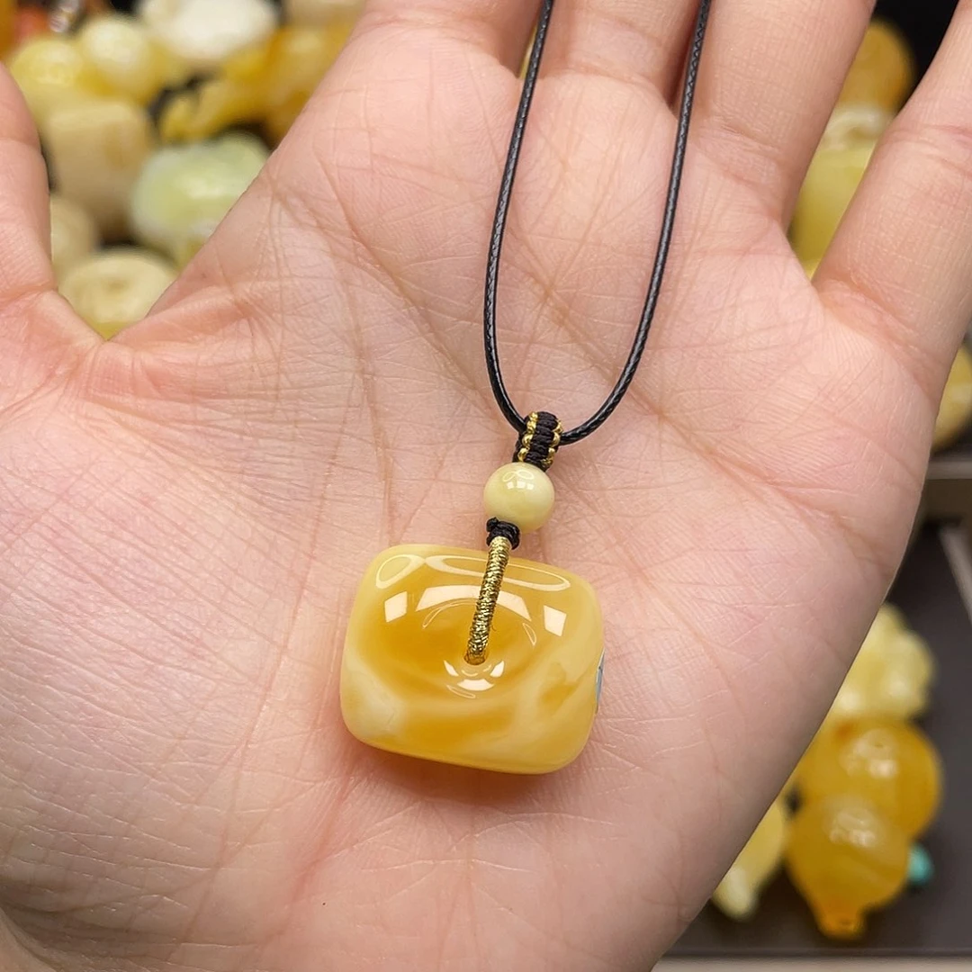 蜜蜡裸石未镶嵌蜜蜡