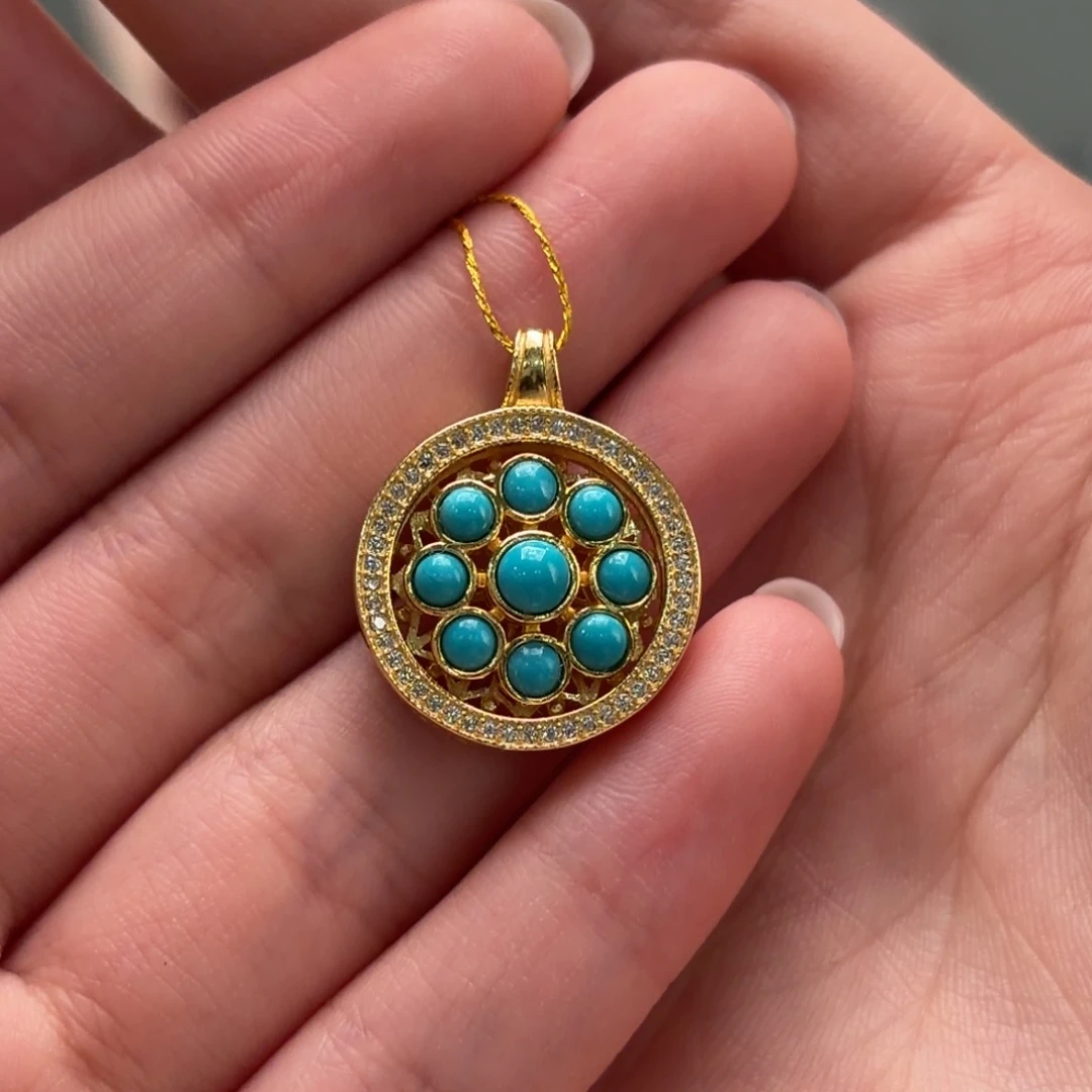 绿松石未镶嵌颈饰