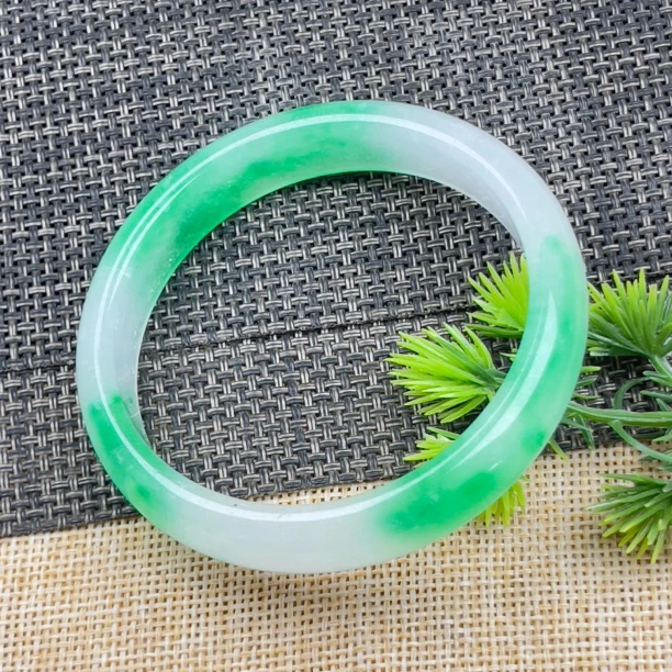 典藏爆款轻奢风三点花宽版手镯多样性发一件   奇石