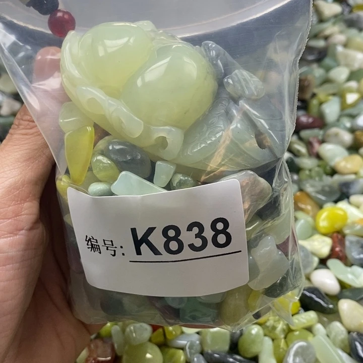 蛇纹石玉鱼缸石未镶嵌