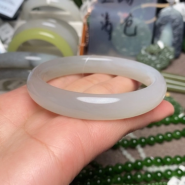 和田玉未镶嵌手镯58