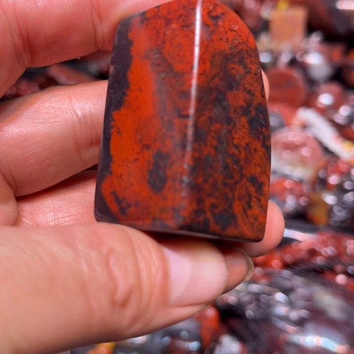 玉小随形小印章黑地红