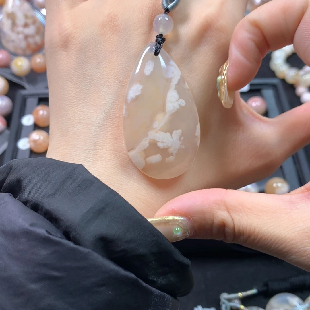 玛瑙/玉髓项圈未镶嵌