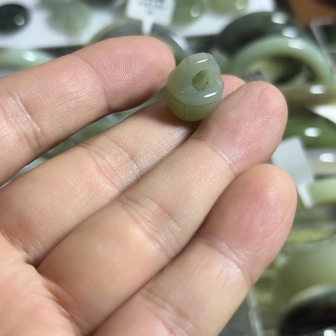 未镶嵌手镯和田玉（糖玉）