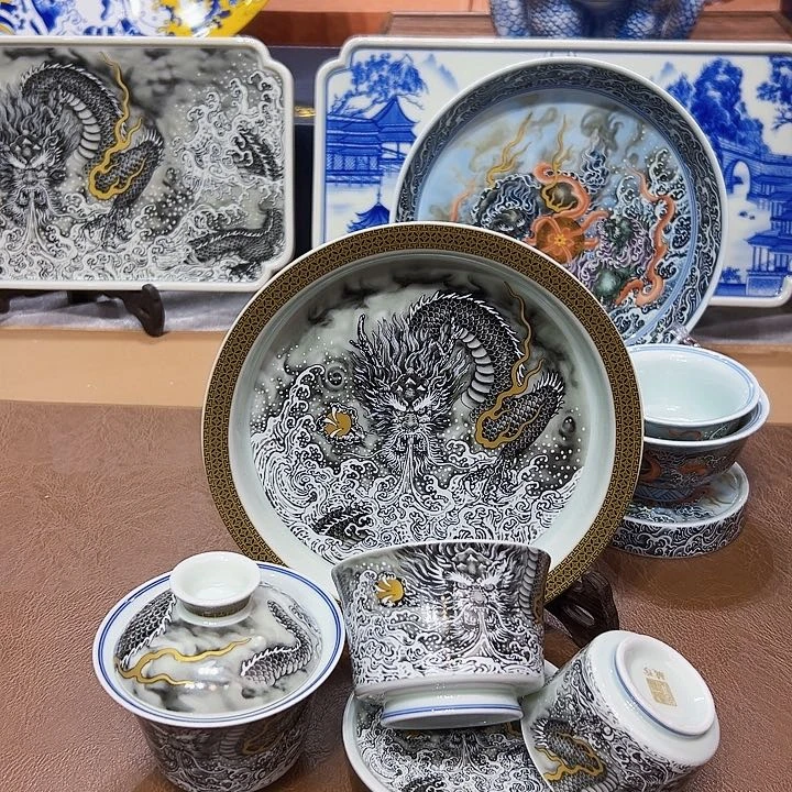 摆件景德镇陶瓷研究所工作的