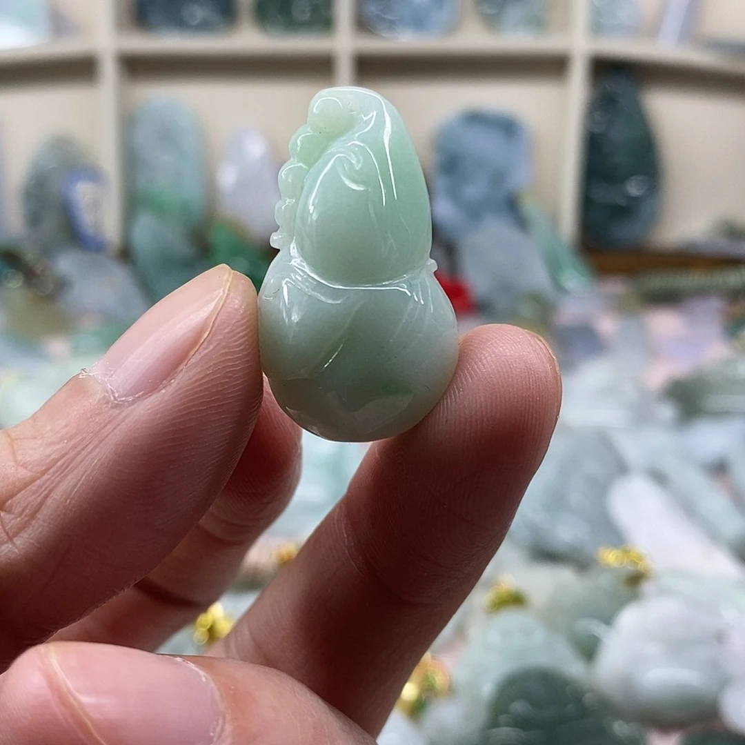 颈饰未镶嵌翡翠天然