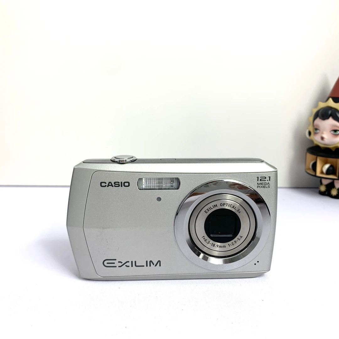 9新 Casio/卡西欧 z16银色 1210万像素3倍变焦磨皮美颜冷白皮神器