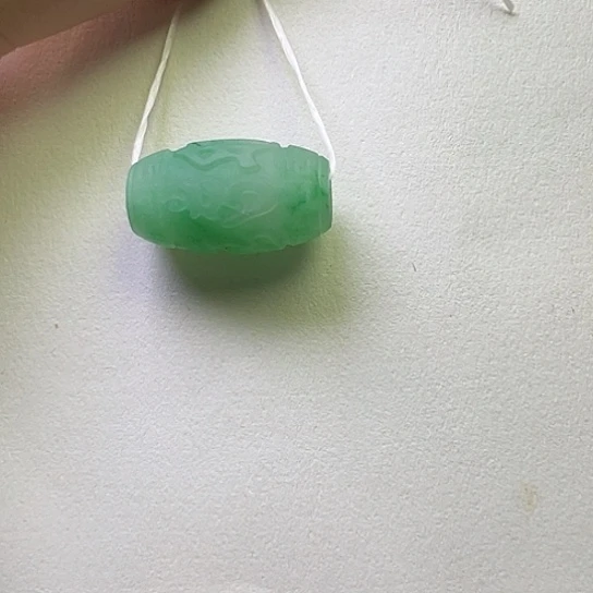 石英质玉（非洲翠）未镶嵌颈饰