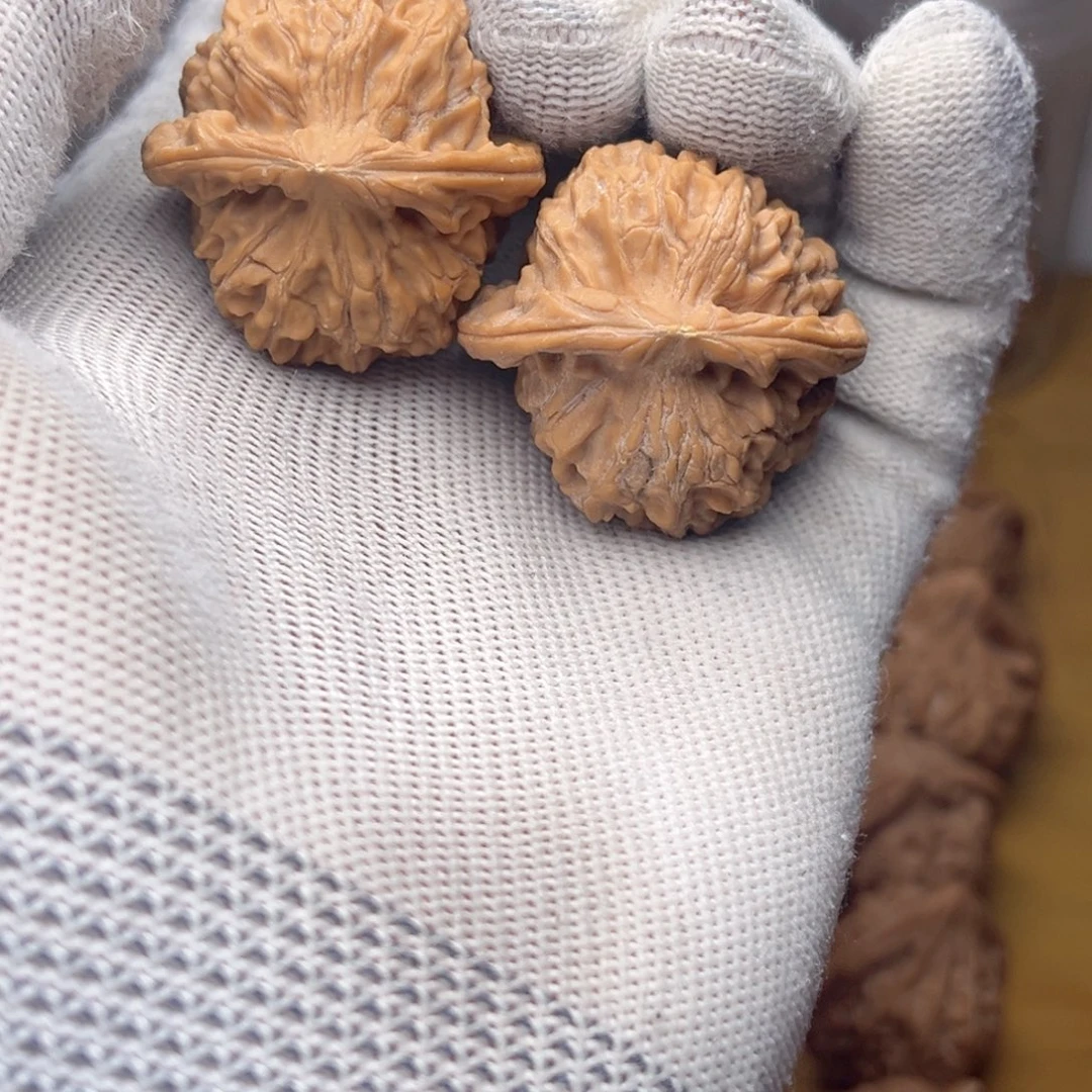 褚***园文玩核桃把件35天地