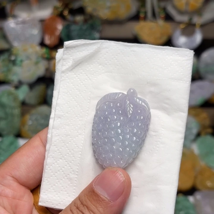 翡翠颈饰未镶嵌吊坠