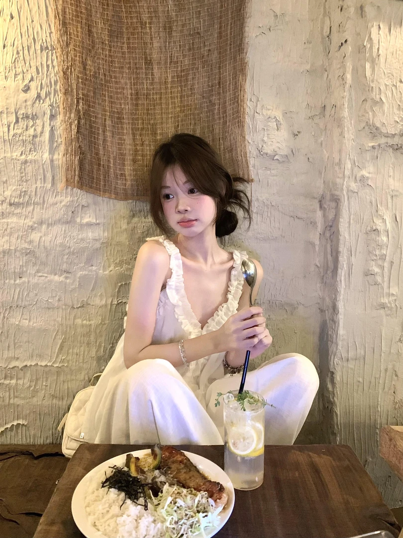 纯欲风夏季新款时尚百搭宽松显瘦V领无袖背心上衣女+高腰裤子