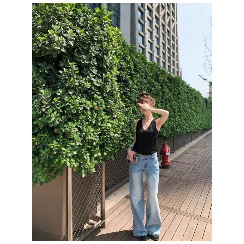 水洗蓝牛仔裤  669