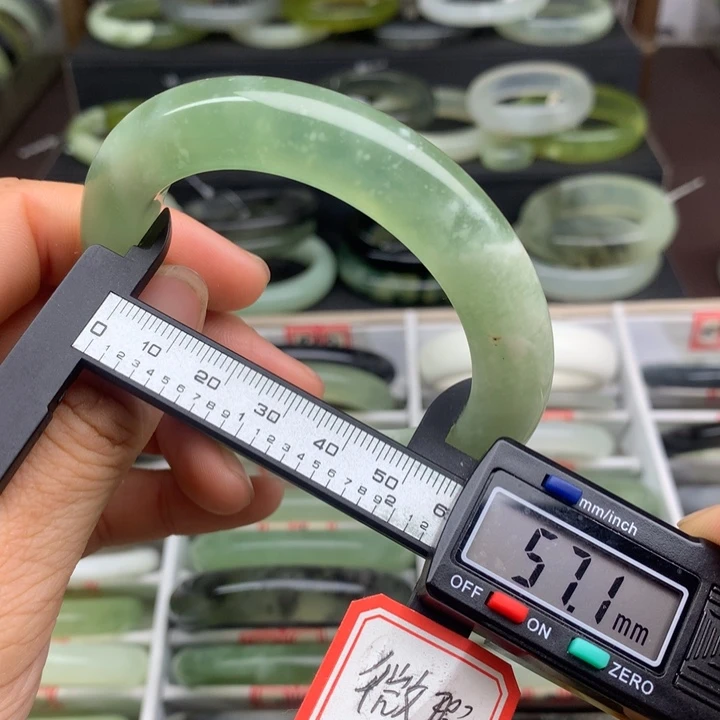 蛇纹石玉未镶嵌手镯879