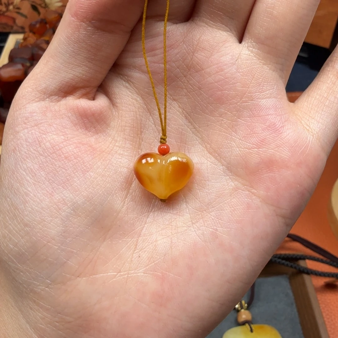 蜜蜡未镶嵌吊坠(赠链)