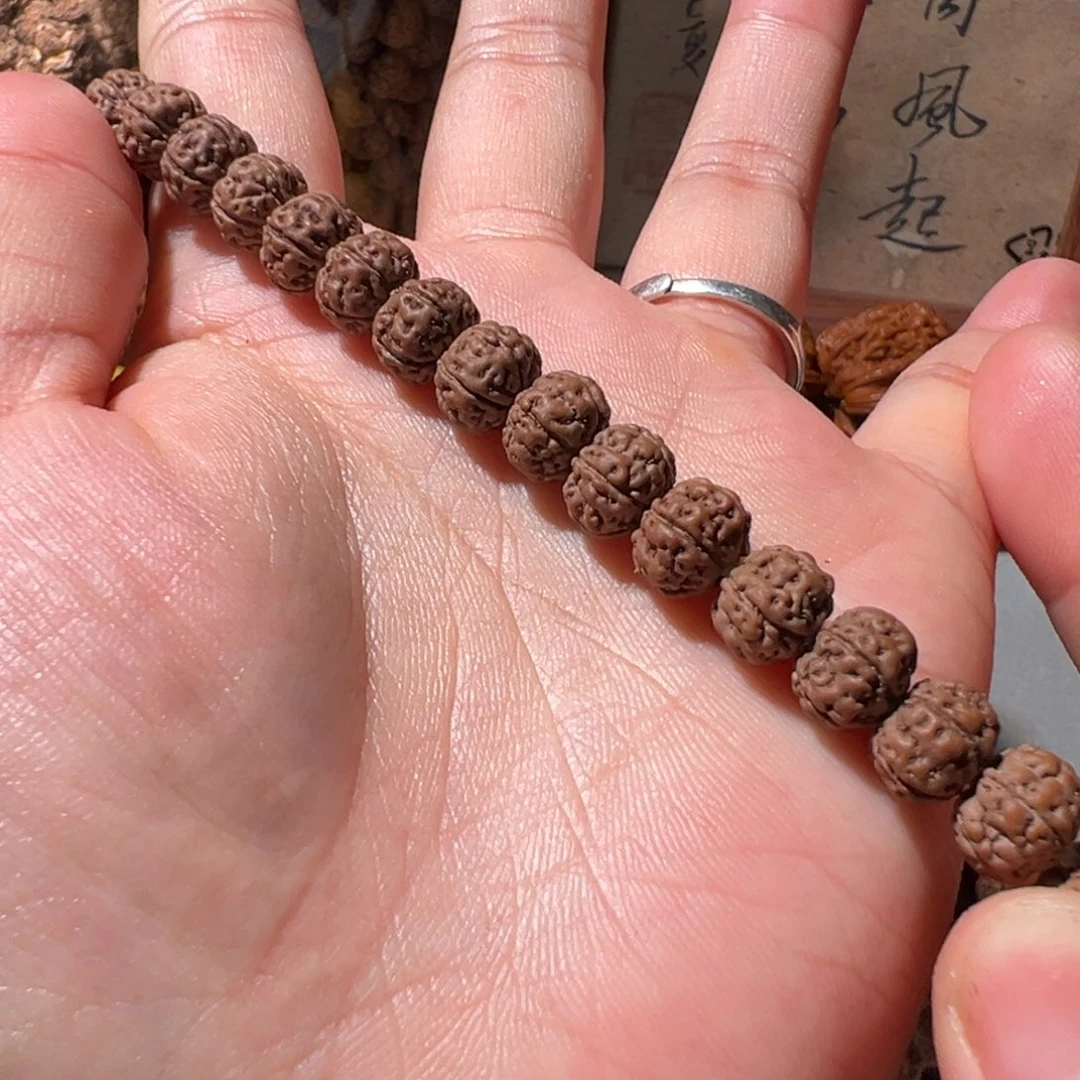 宇***秋金刚菩提吊坠老树王手持卡9