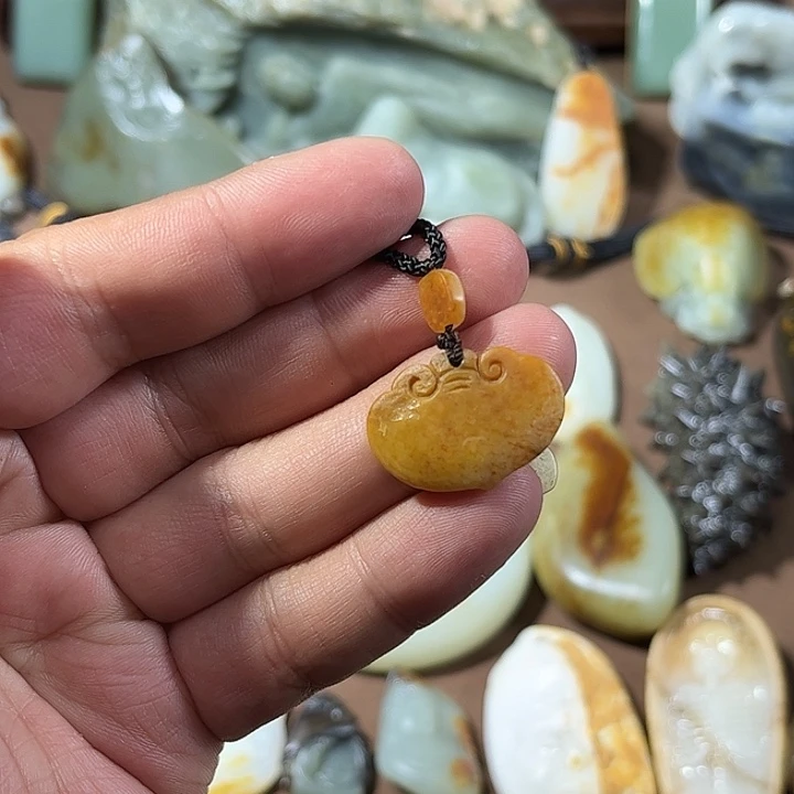 和田玉未镶嵌挂件