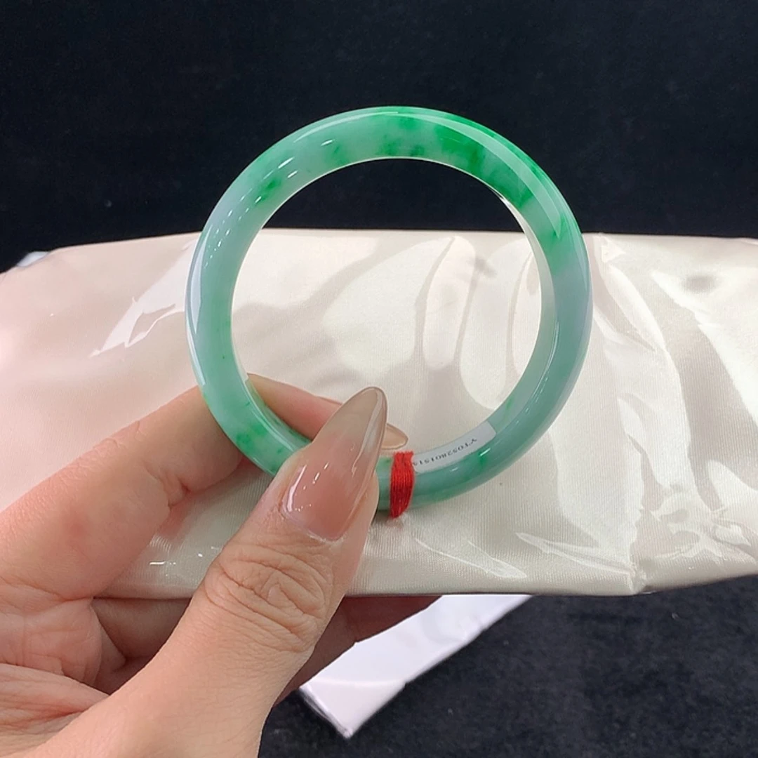 【闪购商品】未镶嵌手镯翡翠正53