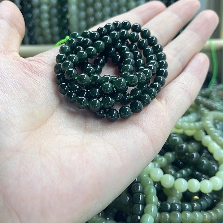 孫***六未镶嵌和田玉珠宝奇石