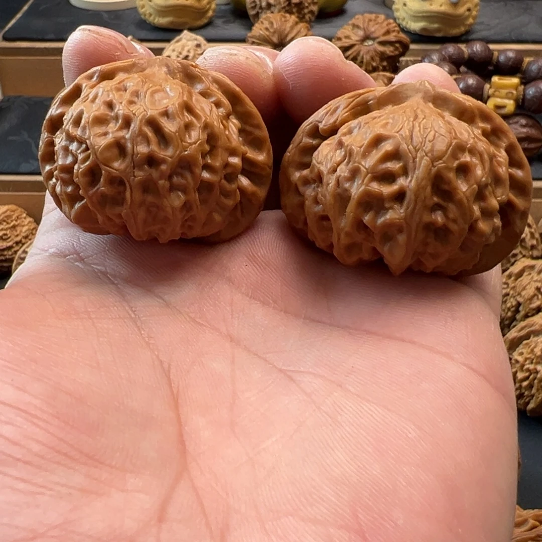 把件猴头核桃文玩核桃，宫灯