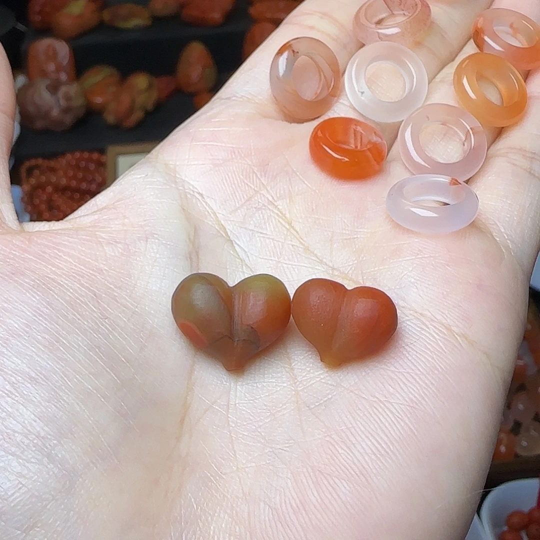 小***呀南红玛瑙未镶嵌颈饰