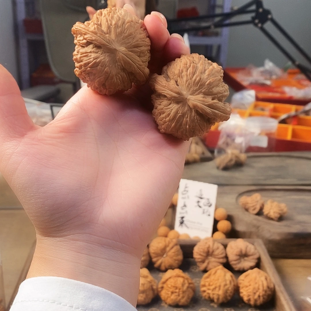 吊坠文玩核桃新果货头49闷白