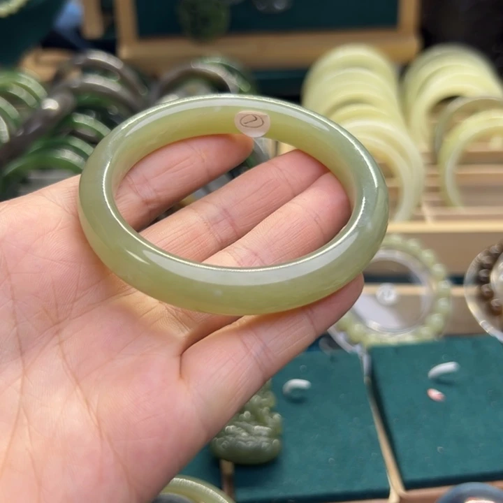 和田玉手镯未镶嵌风***?59.1圈围