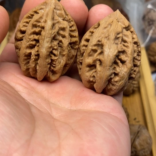 桃核把件2东北野生秋子