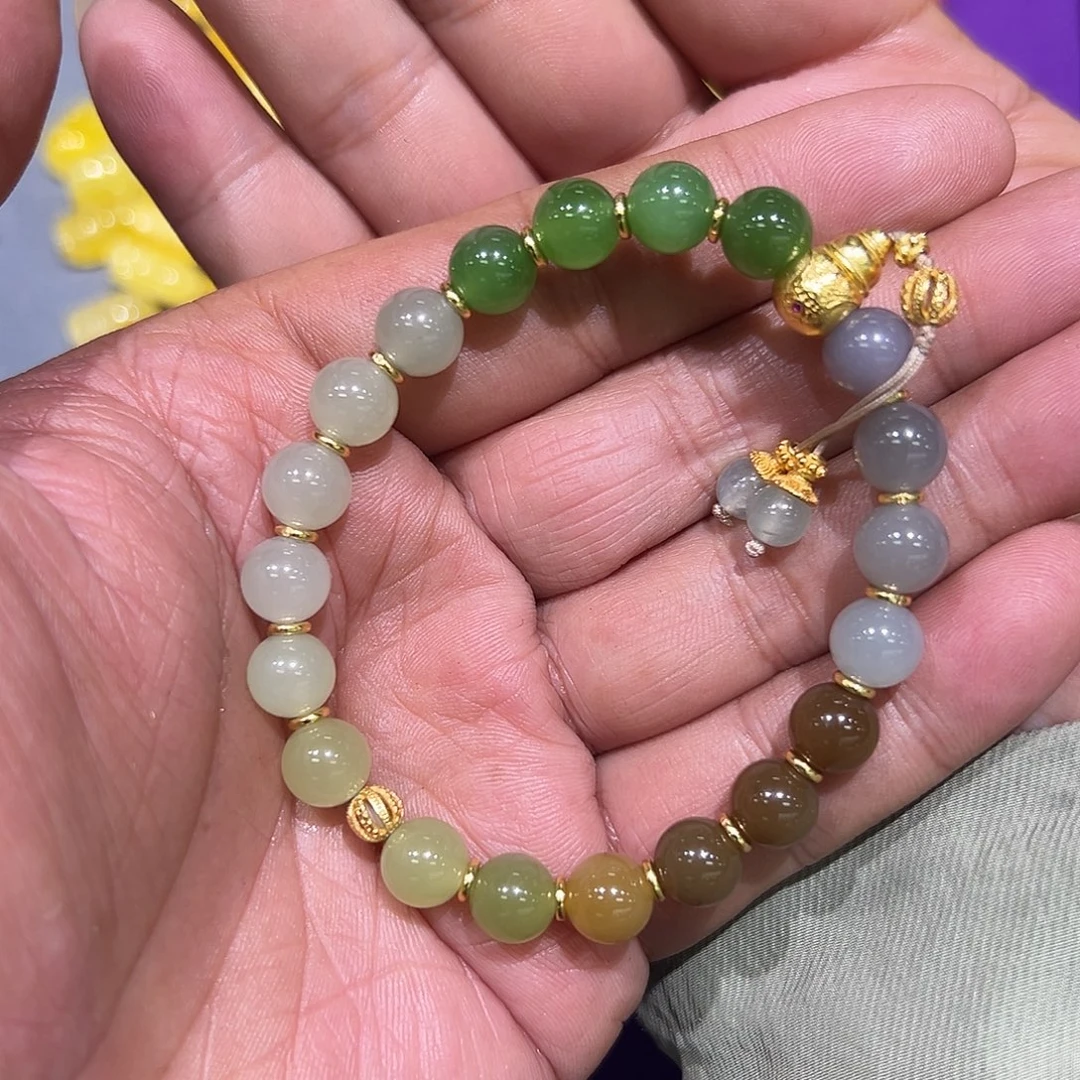 D***a和田玉未镶嵌手链