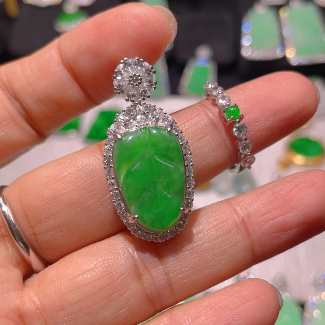 翡翠颈饰银S925镶嵌难**涂精品