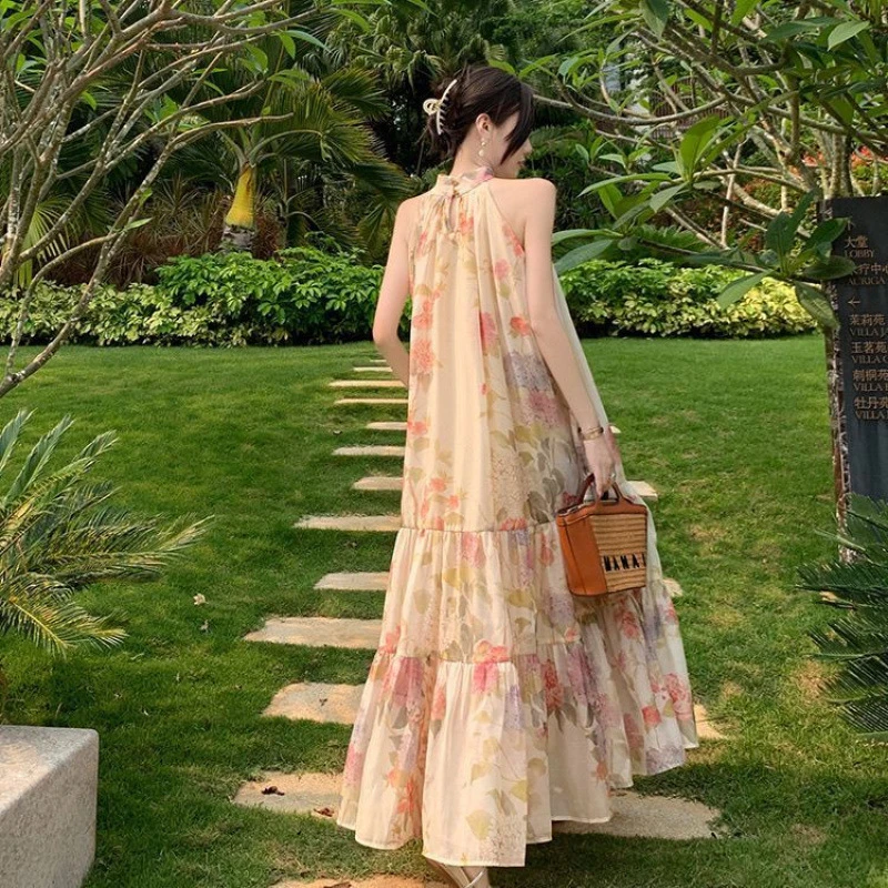 大码茶歇法式气质挂脖连衣裙海边度假风温柔超仙森系碎花长裙夏季