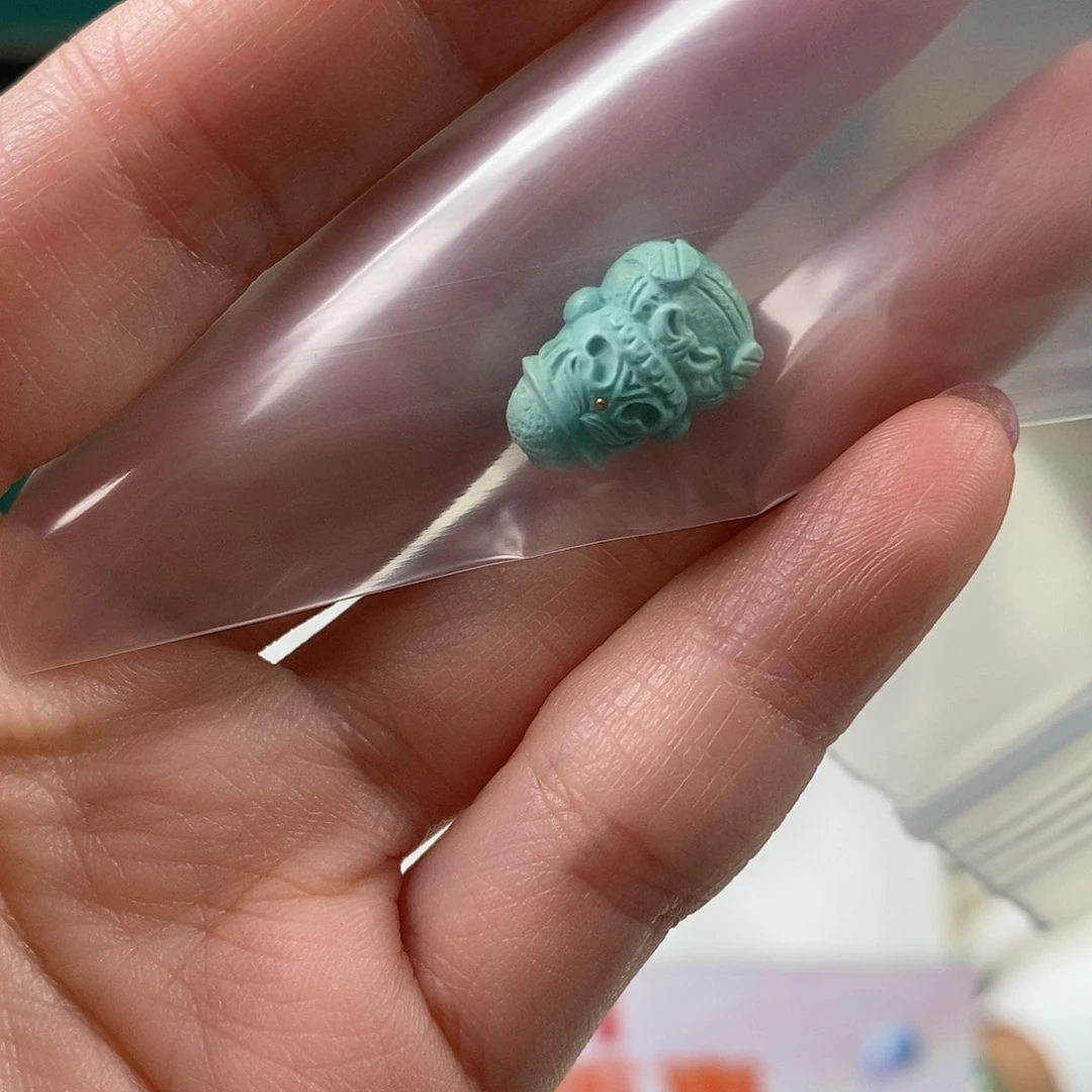 L***a绿松石未镶嵌珠宝奇石