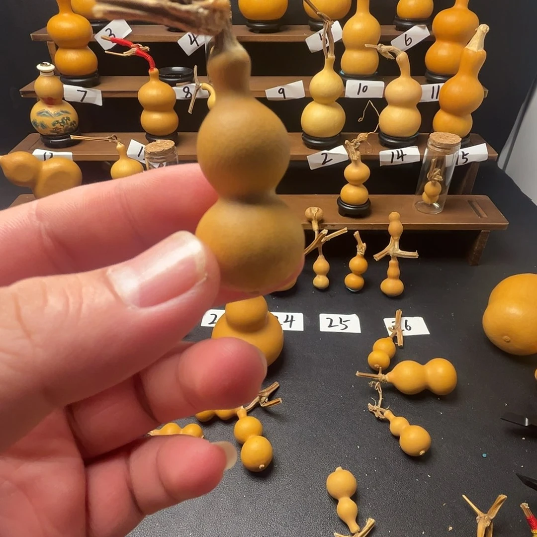 劉***3精品手捻草丽金葫芦