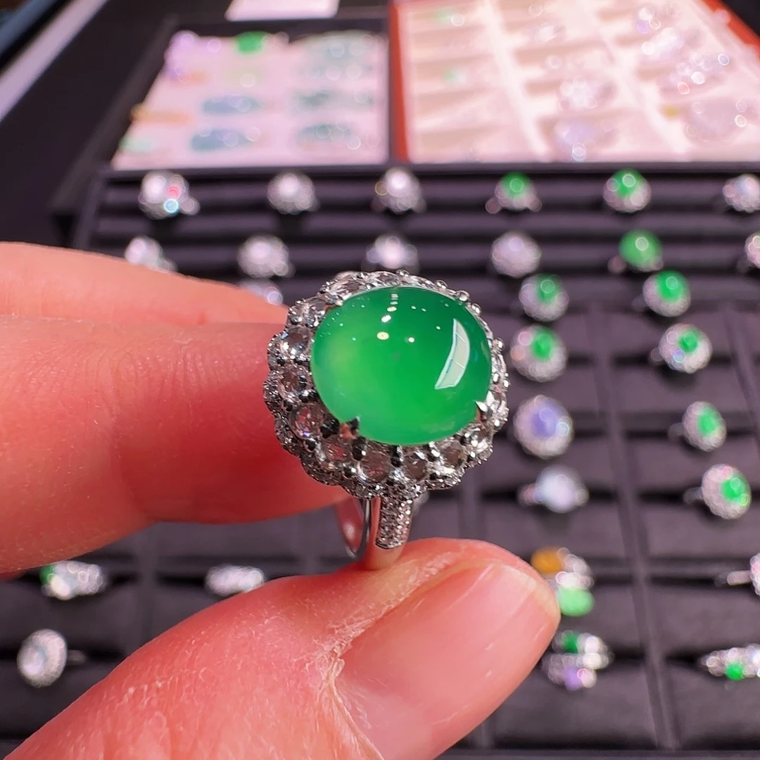 翡翠18K金镶嵌戒指