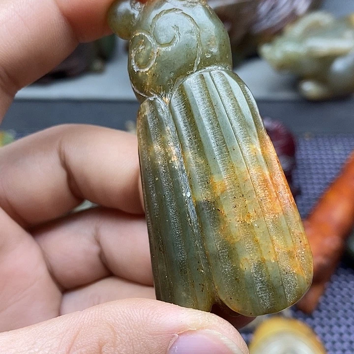 未镶嵌蛇纹石玉颈饰